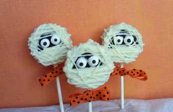 Halloween-Treats-Mummy-Oreo-Pops-7