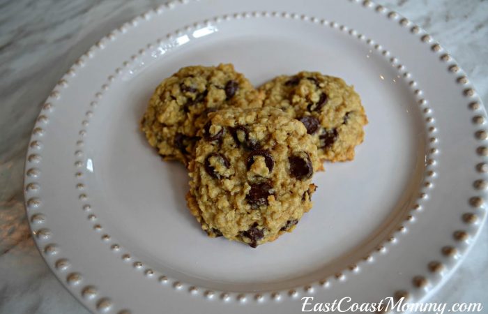 oatmeal chocolate chip cookies_landscape