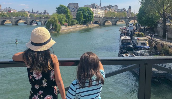 How to Recognize & Avoid Common Travel Scams