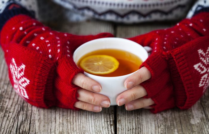 recipegeek-entertain-5_wintery_drinks_to_make_with_apple_cider