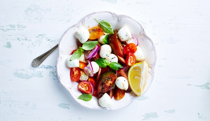 quick and easy summer side dishes, tomato, basil and mozzarella salad