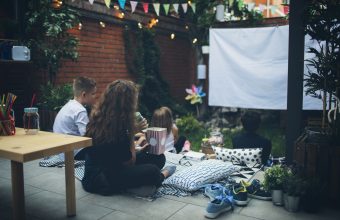 Backyard-Family-Movie-Night