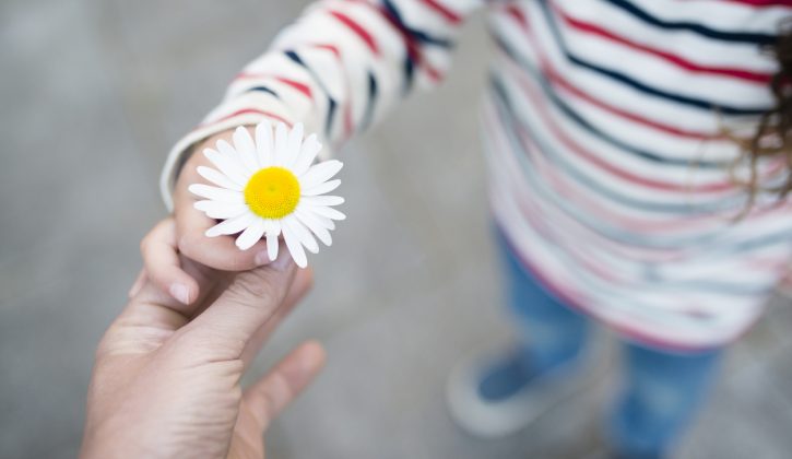 Easy Acts of Kindness for Kids - SavvyMom