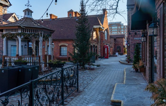 Outings in Ontario: Burlington Village Square - SavvyMom