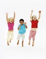 3_Kids_jumping_in_the_air_small
