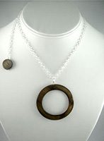 Eliza_Perry_shellnecklace2