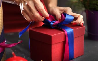 wrapping_a_gift_436_x_213