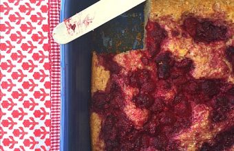 Yogurt_and_Berries_Snacking_Cake