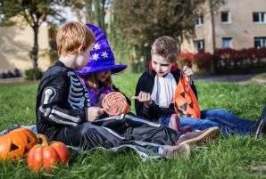 10 Tips to Survive the Halloween Sugar Rush