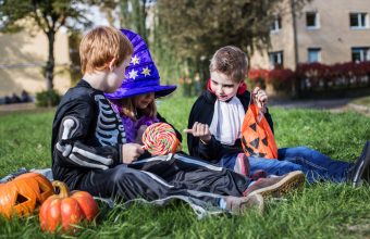 10 Tips to Survive the Halloween Sugar Rush