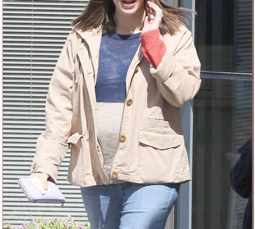 Jennifer Garner And Violet Leave The Doctor's Office