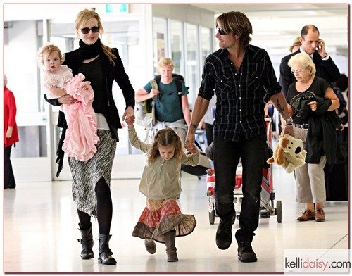 Nicole Kidman And Family Arriving For A Flight In Sydney