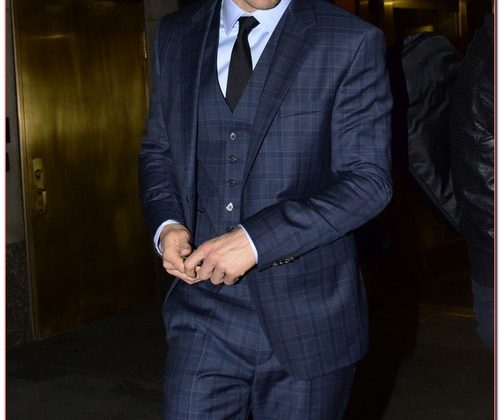 Ryan Reynolds Looks Super Chic in New York