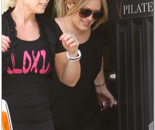 Hilary Duff Leaving Her Pilates Class