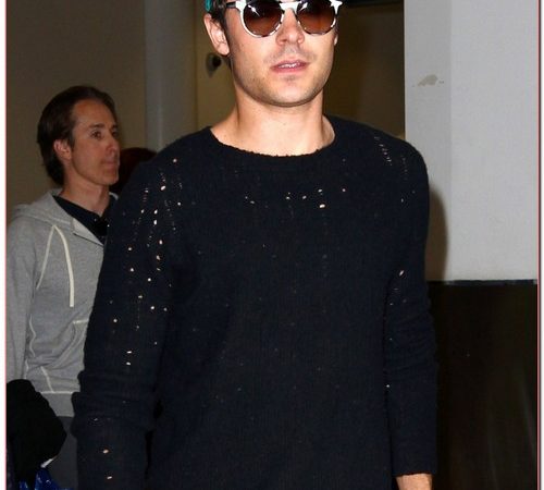Zac Efron Touches Down in Australia