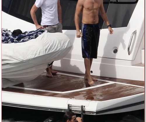 One Direction Taking A Dip In Sydney