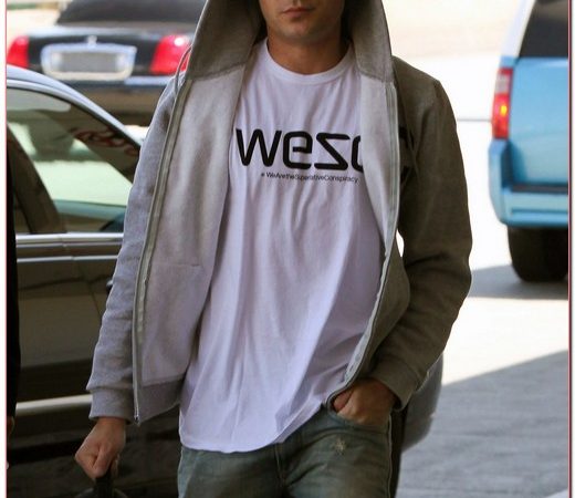 Zac Efron Catches A Flight Out Of LAX