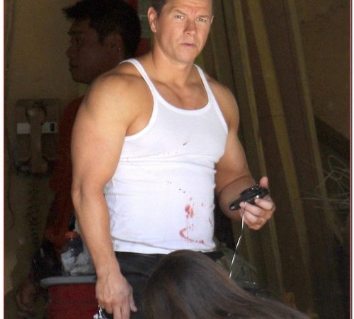 Bloodied Mark Wahlberg Films "Pain And Gain"
