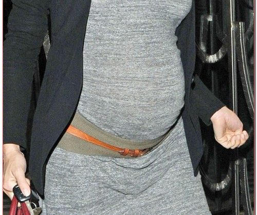 Pregnant Sienna Miller Leaving The Claridges Restaurant