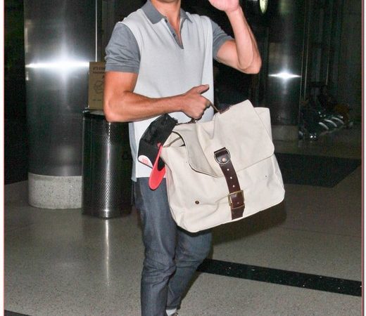 Zac Efron Leaves LAX