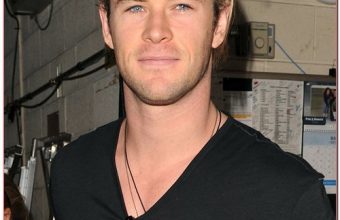 Chris Hemsworth Smiles Outside "Live With Kelly"
