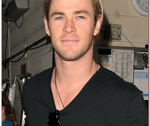 Chris Hemsworth Smiles Outside "Live With Kelly"