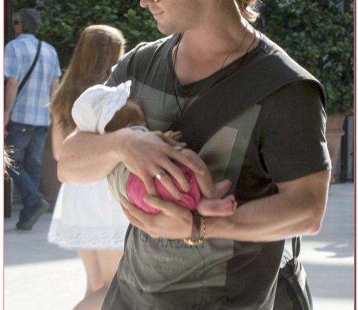 Chris Hemsworth and Elsa Pataky Tour Madrid
