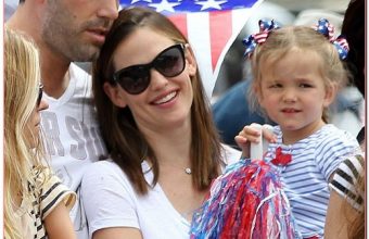 Ben & Jen Take The Girls To A 4th Of July Parade