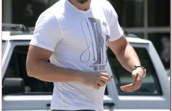 Joe Manganiello Leaving A Starbucks In Santa Monica