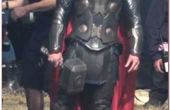 Chris Hemsworth Is Back In Action As Thor!!