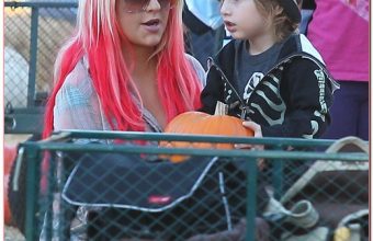 Christina Aguilera Takes Son Max To Mr. Bones Pumpkin Patch