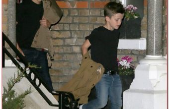 Victoria Beckham Takes The Kids To Visit Gordon Ramsay