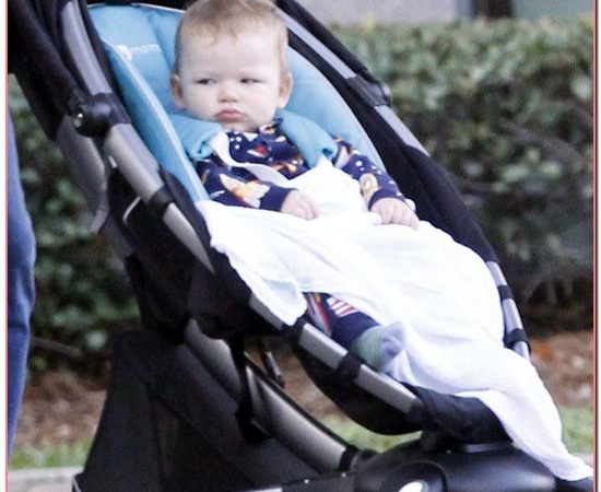 Jennifer Garner Takes Samuel On Her Coffee Run