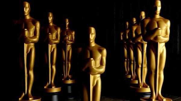 Academy-Awards-Statues