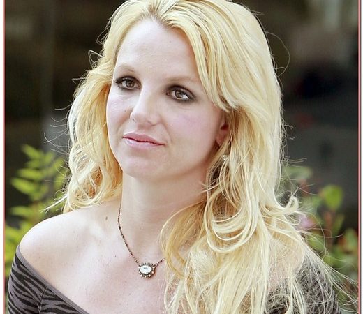 Britney Spears Rocks Sand-Blasted Jeans