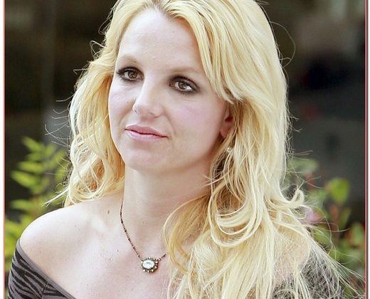 Britney Spears Rocks Sand-Blasted Jeans
