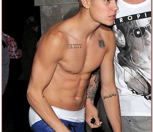 Justin Bieber Returns To His Hotel Shirtless