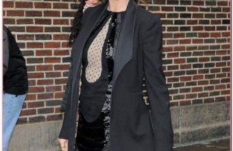 Selena Gomez Stops By "The Late Show With David Letterman"
