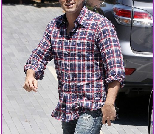 Ben Affleck Heads To The Office