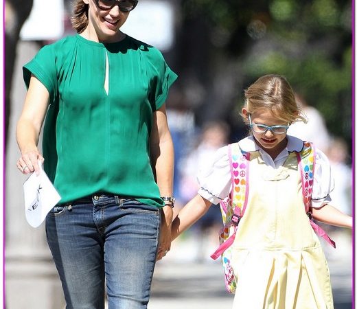 Jennifer Garner Picks Violet Up From School