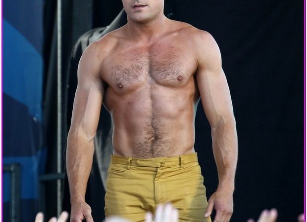 Zac Efron & Robert De Niro Go Shirtless For Flex Off On Set Of "Dirty Grandpa"