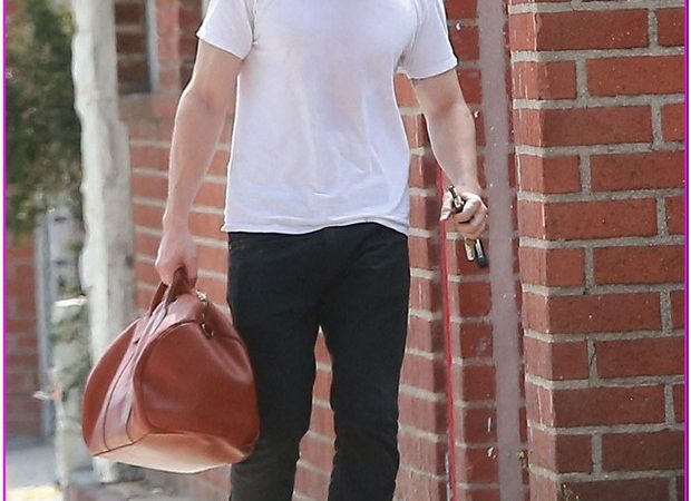 Ryan Gosling Leaving A Gym In Santa Monica