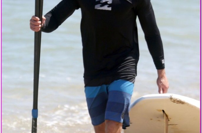 Zac Efron Enjoys A Day On The Beach In Maui