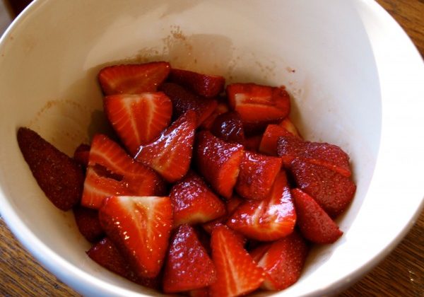 strawberrie-with-balsamic-vinegar1-e1334758548266