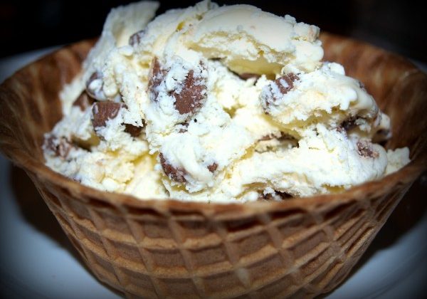 peanut-butter-cup-ice-cream-e1341451569612