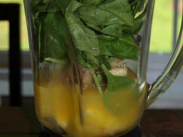 pineapple-orange-spinach-smoothie-e1342541573295