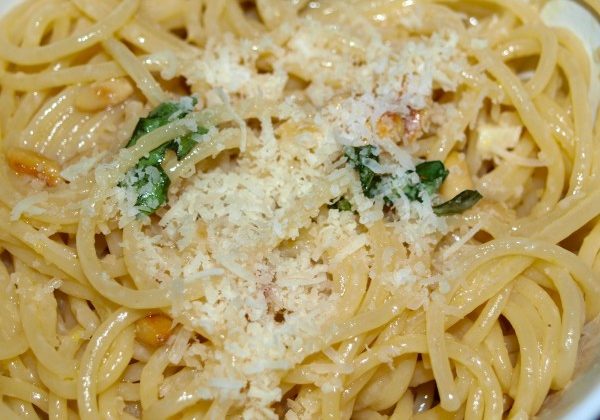 lemon-garlic-spaghetti-e1345942386441