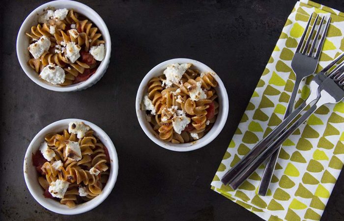 Pasta-with-tomato-sauce-and-feta