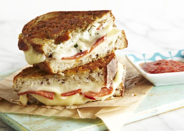 Pizza-Grilled-Cheese-40920-1