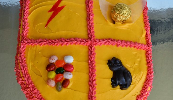harrypottercake_crest_withwatermark